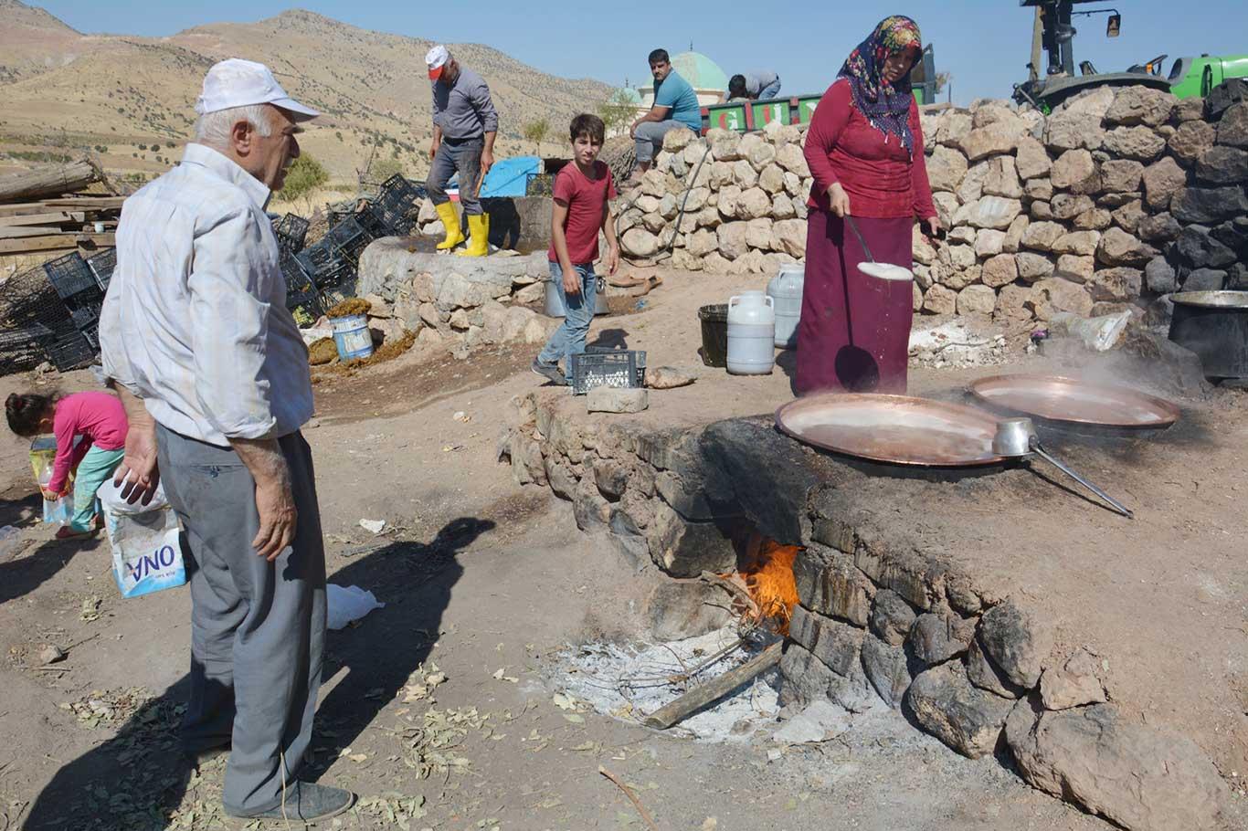 Şire üzümünün pekmeze "tatlı" yolculuğu
